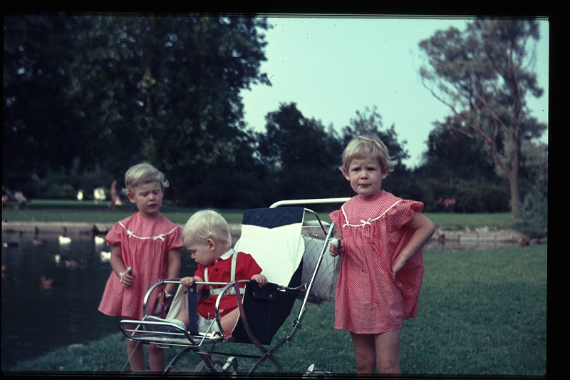 08.Delft aug 1966 Brigitte,Marion,Peter.JPG